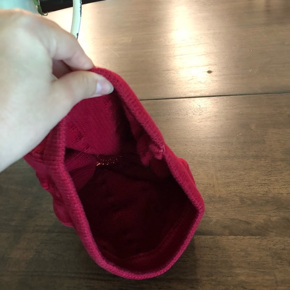 Small/medium Red Beanie Cap - Picture 6 of 6